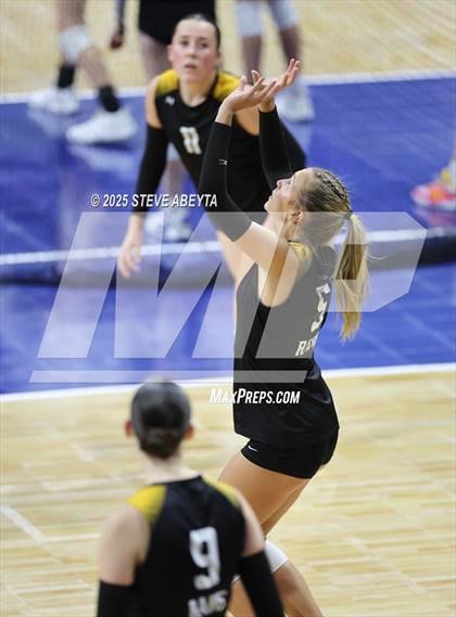 Thumbnail 3 in Berthoud vs. Green Mountain (CHSAA 4A First Round) photogallery.