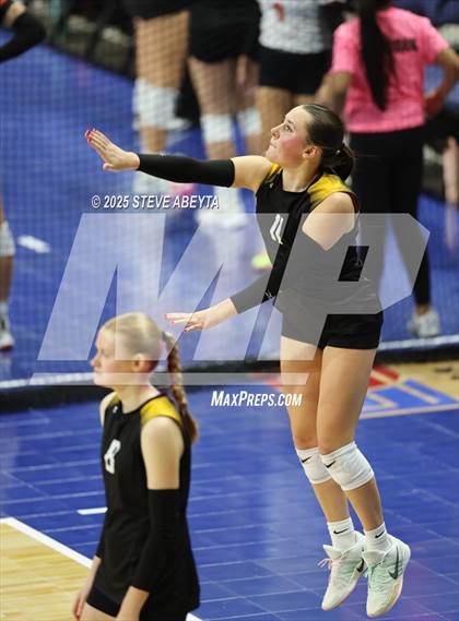 Thumbnail 1 in Berthoud vs. Green Mountain (CHSAA 4A First Round) photogallery.