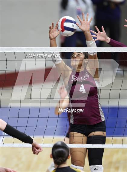 Thumbnail 2 in Berthoud vs. Green Mountain (CHSAA 4A First Round) photogallery.