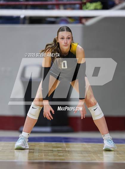 Thumbnail 2 in Berthoud vs. Green Mountain (CHSAA 4A First Round) photogallery.