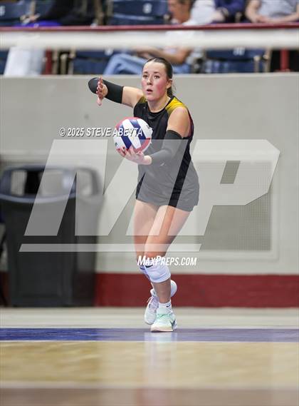 Thumbnail 2 in Berthoud vs. Green Mountain (CHSAA 4A First Round) photogallery.