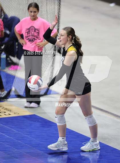 Thumbnail 1 in Berthoud vs. Green Mountain (CHSAA 4A First Round) photogallery.