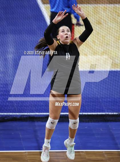 Thumbnail 1 in Berthoud vs. Green Mountain (CHSAA 4A First Round) photogallery.