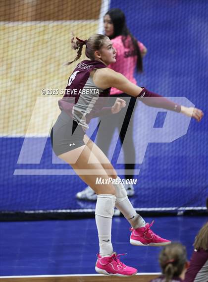 Thumbnail 2 in Berthoud vs. Green Mountain (CHSAA 4A First Round) photogallery.