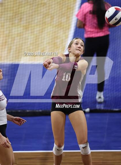 Thumbnail 2 in Berthoud vs. Green Mountain (CHSAA 4A First Round) photogallery.