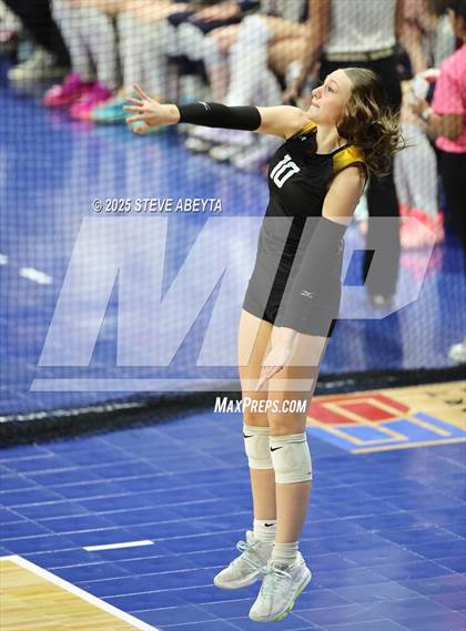 Thumbnail 2 in Berthoud vs. Green Mountain (CHSAA 4A First Round) photogallery.