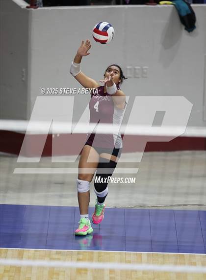 Thumbnail 3 in Berthoud vs. Green Mountain (CHSAA 4A First Round) photogallery.