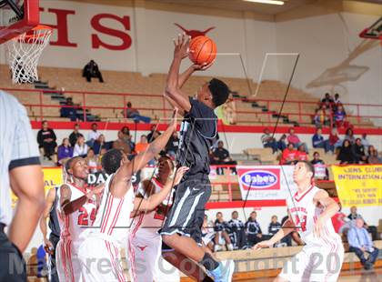 Thumbnail 3 in Seguin vs. Cedar Hill (Lions Club Tournament) photogallery.