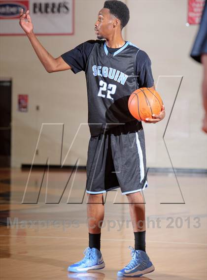 Thumbnail 3 in Seguin vs. Cedar Hill (Lions Club Tournament) photogallery.