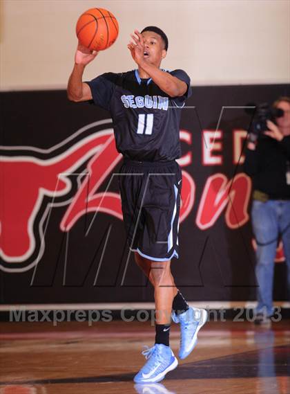 Thumbnail 1 in Seguin vs. Cedar Hill (Lions Club Tournament) photogallery.