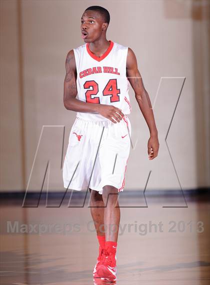 Thumbnail 3 in Seguin vs. Cedar Hill (Lions Club Tournament) photogallery.