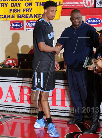 Thumbnail 2 in Seguin vs. Cedar Hill (Lions Club Tournament) photogallery.