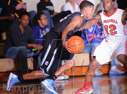 Thumbnail 2 in Seguin vs. Cedar Hill (Lions Club Tournament) photogallery.