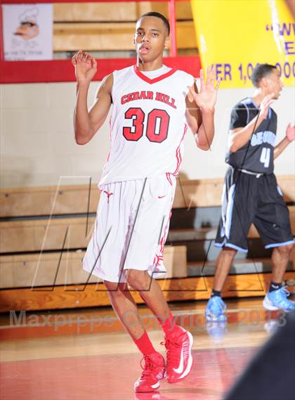 Thumbnail 3 in Seguin vs. Cedar Hill (Lions Club Tournament) photogallery.