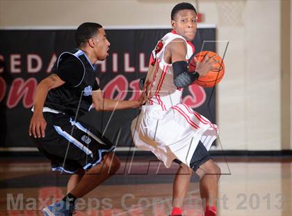 Thumbnail 3 in Seguin vs. Cedar Hill (Lions Club Tournament) photogallery.