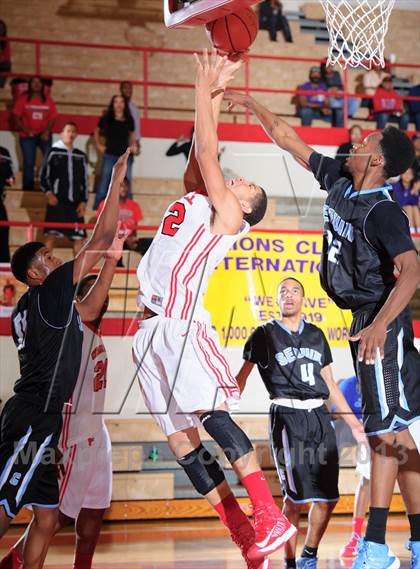 Thumbnail 3 in Seguin vs. Cedar Hill (Lions Club Tournament) photogallery.