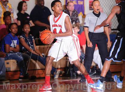 Thumbnail 3 in Seguin vs. Cedar Hill (Lions Club Tournament) photogallery.