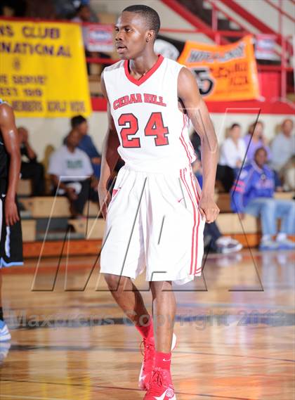 Thumbnail 3 in Seguin vs. Cedar Hill (Lions Club Tournament) photogallery.