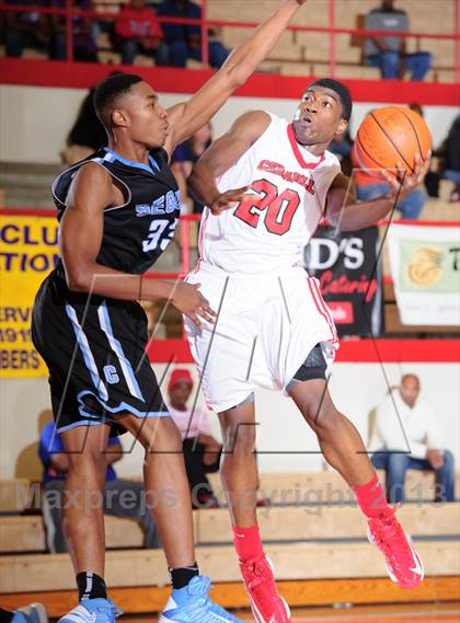 Thumbnail 2 in Seguin vs. Cedar Hill (Lions Club Tournament) photogallery.