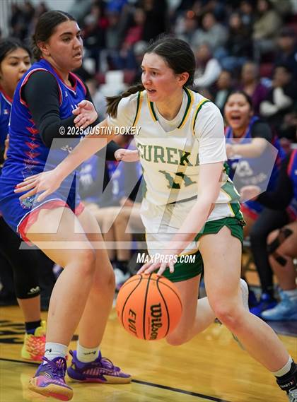 Thumbnail 2 in Eureka vs. McDermitt (NIAA 1A East League Final) photogallery.