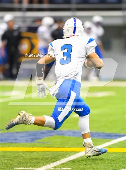 Thumbnail 2 in Chino Valley vs. Valley Christian (Kick-Off Classic) photogallery.