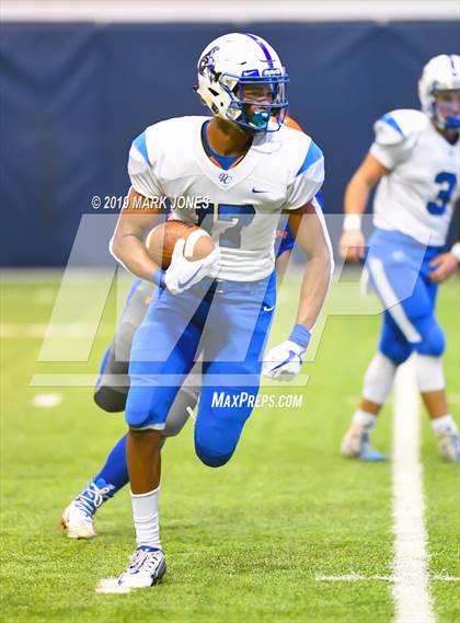 Thumbnail 1 in Chino Valley vs. Valley Christian (Kick-Off Classic) photogallery.