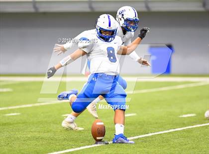 Thumbnail 1 in Chino Valley vs. Valley Christian (Kick-Off Classic) photogallery.