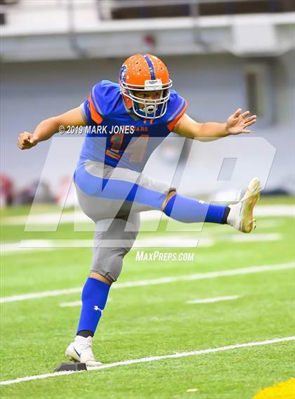 Thumbnail 2 in Chino Valley vs. Valley Christian (Kick-Off Classic) photogallery.