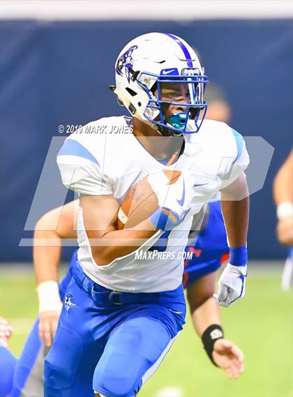 Thumbnail 2 in Chino Valley vs. Valley Christian (Kick-Off Classic) photogallery.
