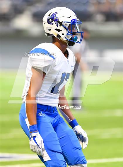 Thumbnail 2 in Chino Valley vs. Valley Christian (Kick-Off Classic) photogallery.