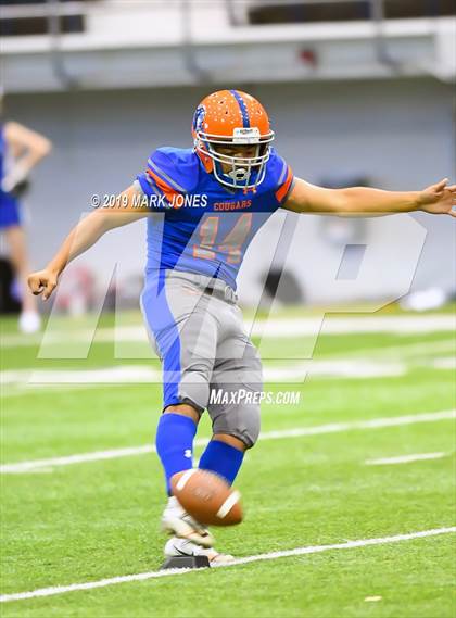 Thumbnail 1 in Chino Valley vs. Valley Christian (Kick-Off Classic) photogallery.