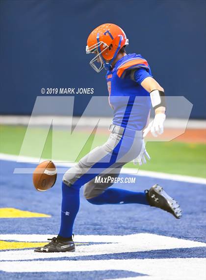 Thumbnail 3 in Chino Valley vs. Valley Christian (Kick-Off Classic) photogallery.