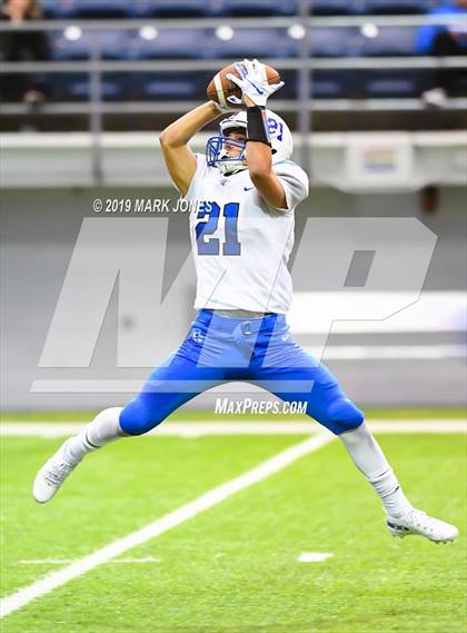 Thumbnail 3 in Chino Valley vs. Valley Christian (Kick-Off Classic) photogallery.
