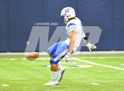 Thumbnail 3 in Chino Valley vs. Valley Christian (Kick-Off Classic) photogallery.