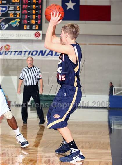 Thumbnail 3 in Klein Collins vs. Alief Elsik (McDonald's Texas Invitational) photogallery.