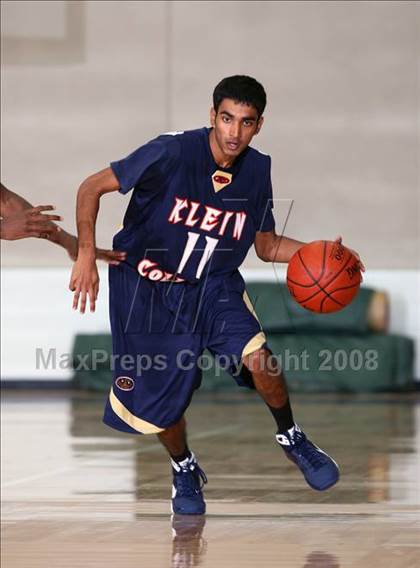 Thumbnail 1 in Klein Collins vs. Alief Elsik (McDonald's Texas Invitational) photogallery.