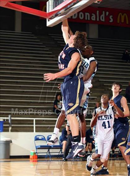 Thumbnail 2 in Klein Collins vs. Alief Elsik (McDonald's Texas Invitational) photogallery.