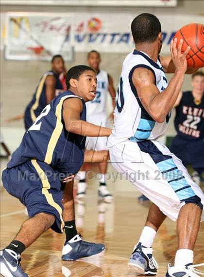 Thumbnail 2 in Klein Collins vs. Alief Elsik (McDonald's Texas Invitational) photogallery.