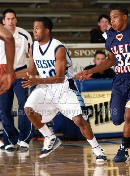Thumbnail 3 in Klein Collins vs. Alief Elsik (McDonald's Texas Invitational) photogallery.