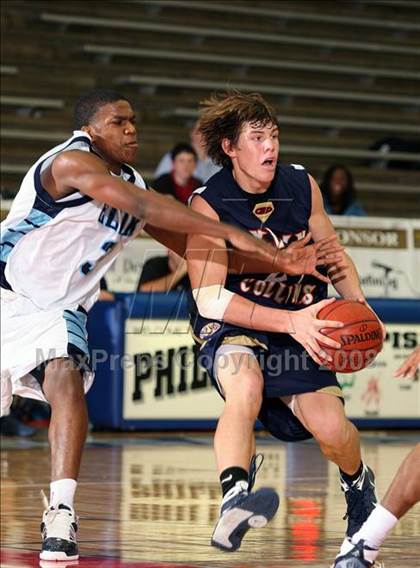 Thumbnail 2 in Klein Collins vs. Alief Elsik (McDonald's Texas Invitational) photogallery.