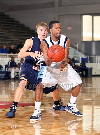 Thumbnail 2 in Klein Collins vs. Alief Elsik (McDonald's Texas Invitational) photogallery.