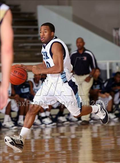 Thumbnail 2 in Klein Collins vs. Alief Elsik (McDonald's Texas Invitational) photogallery.
