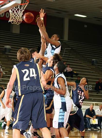 Thumbnail 3 in Klein Collins vs. Alief Elsik (McDonald's Texas Invitational) photogallery.