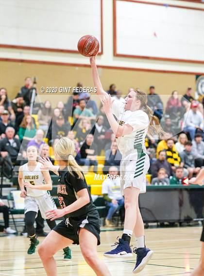 Thumbnail 3 in Carondelet vs. San Ramon Valley (CIF NCS D1 Semifinal) photogallery.