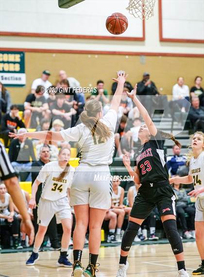 Thumbnail 3 in Carondelet vs. San Ramon Valley (CIF NCS D1 Semifinal) photogallery.