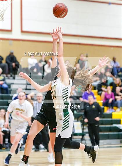 Thumbnail 3 in Carondelet vs. San Ramon Valley (CIF NCS D1 Semifinal) photogallery.
