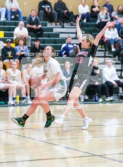 Thumbnail 3 in Carondelet vs. San Ramon Valley (CIF NCS D1 Semifinal) photogallery.