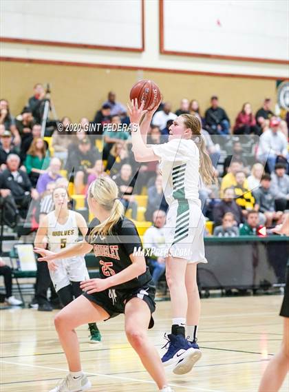 Thumbnail 2 in Carondelet vs. San Ramon Valley (CIF NCS D1 Semifinal) photogallery.