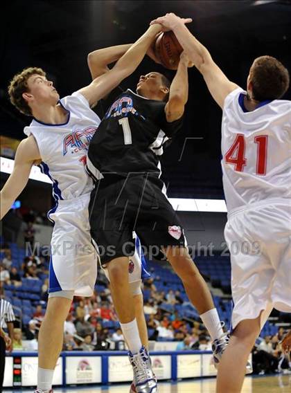Thumbnail 3 in Feinberg Academic All-American Classic photogallery.