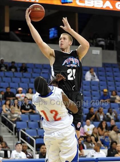 Thumbnail 3 in Feinberg Academic All-American Classic photogallery.